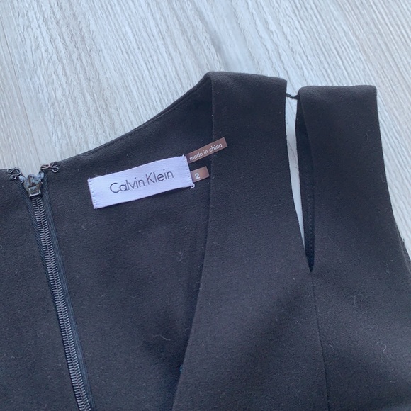 Calvin Klein - Picture 3 of 6